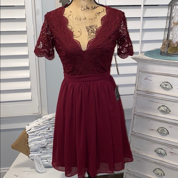 Lulus Dresses & Skirts - ⭐️NWT Lulus Beautiful Dress⭐️